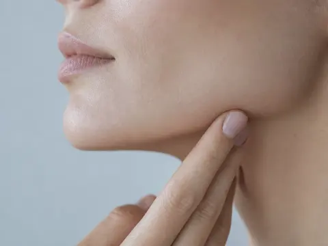 Masseter Botoksu (Çene Botoksu): Diş Sıkma ve Yüz İnceltme — uygulama görseli